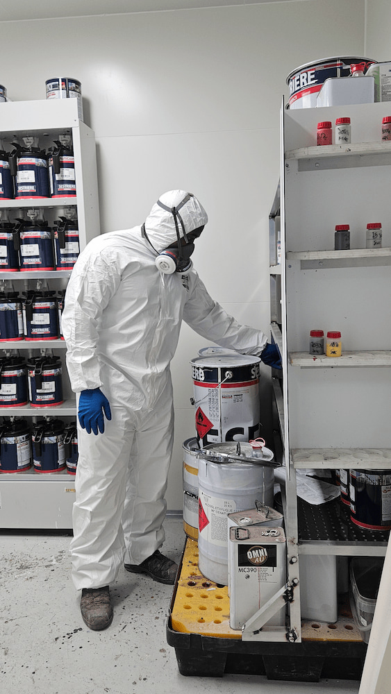 Cabine de peinture financée par des subventions dont le dossier a été suivi par Prevaly